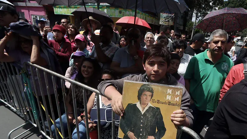 Homenaje José José